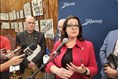 Saguenay va assumer les frais juridiques de la mairesse Julie Dufour 